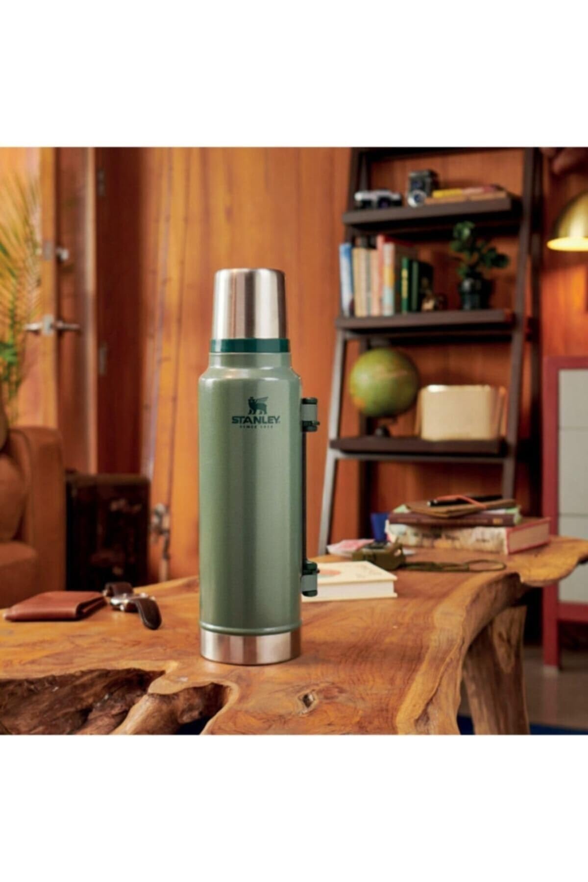 Stanley Classic Vacuum Insulated Wide Mouth Bottle - Hammertone Green - BPA-Free 18/8 Stainless Steel Thermos for Cold & Hot Beverages - 2.0 QT