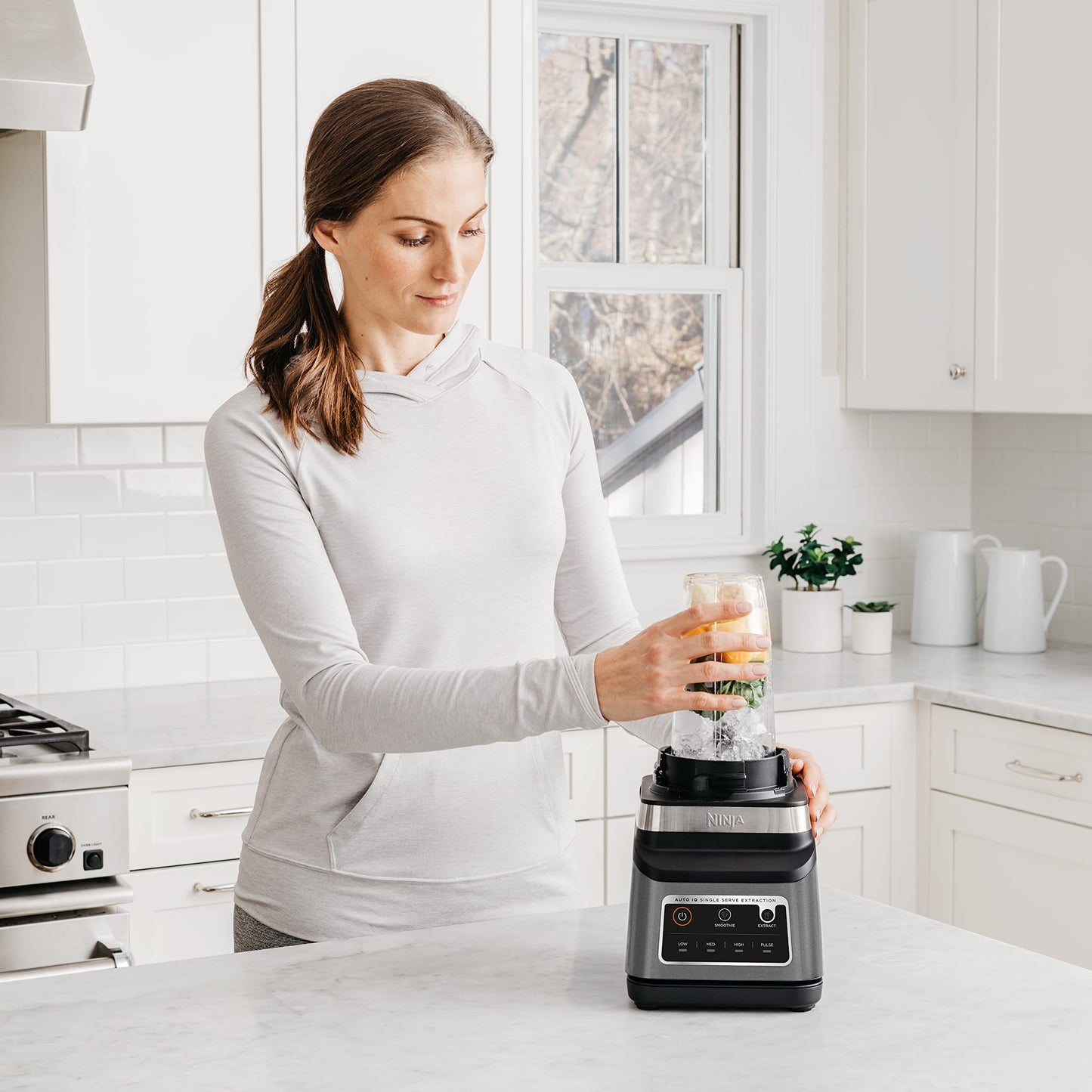 Ninja BN750C Professional Plus Blender DUO with Auto-iQ, 1400-Peak-Watt, Black/Silver (Canadian Version)