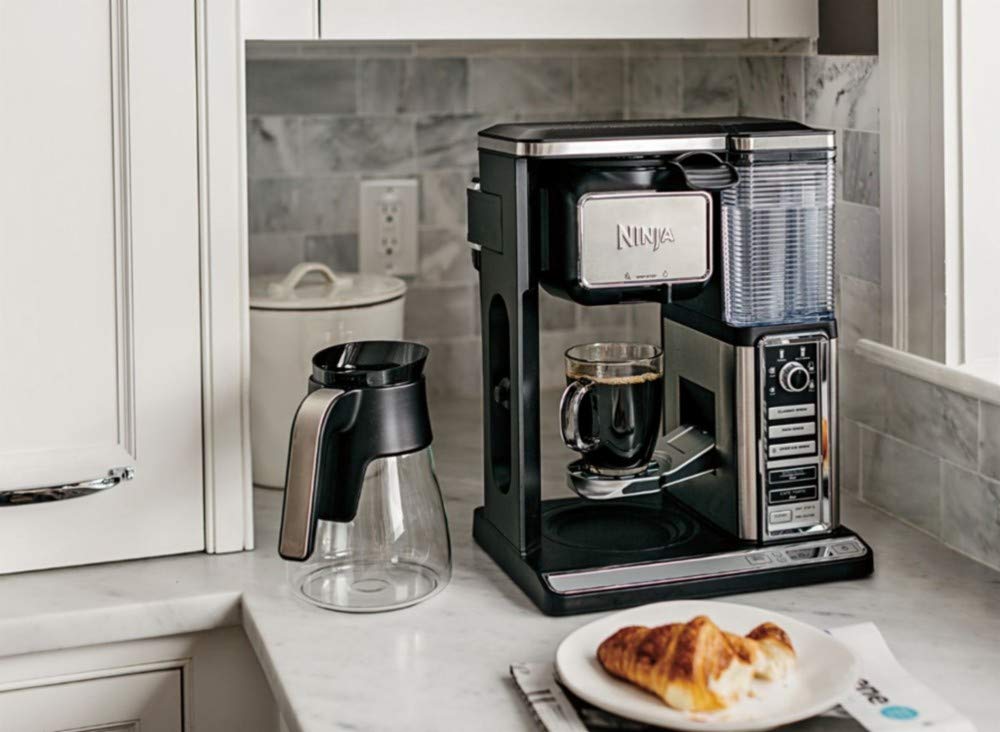 Ninja Coffee Bar Auto-iQ Programmable Coffee Maker with 6 Brew Sizes, 5 Brew Options, Milk Frother, Removable Water Reservoir and Glass Carafe (CF091)