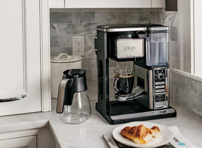 Ninja Coffee Bar Auto-iQ Programmable Coffee Maker with 6 Brew Sizes, 5 Brew Options, Milk Frother, Removable Water Reservoir and Glass Carafe (CF091)