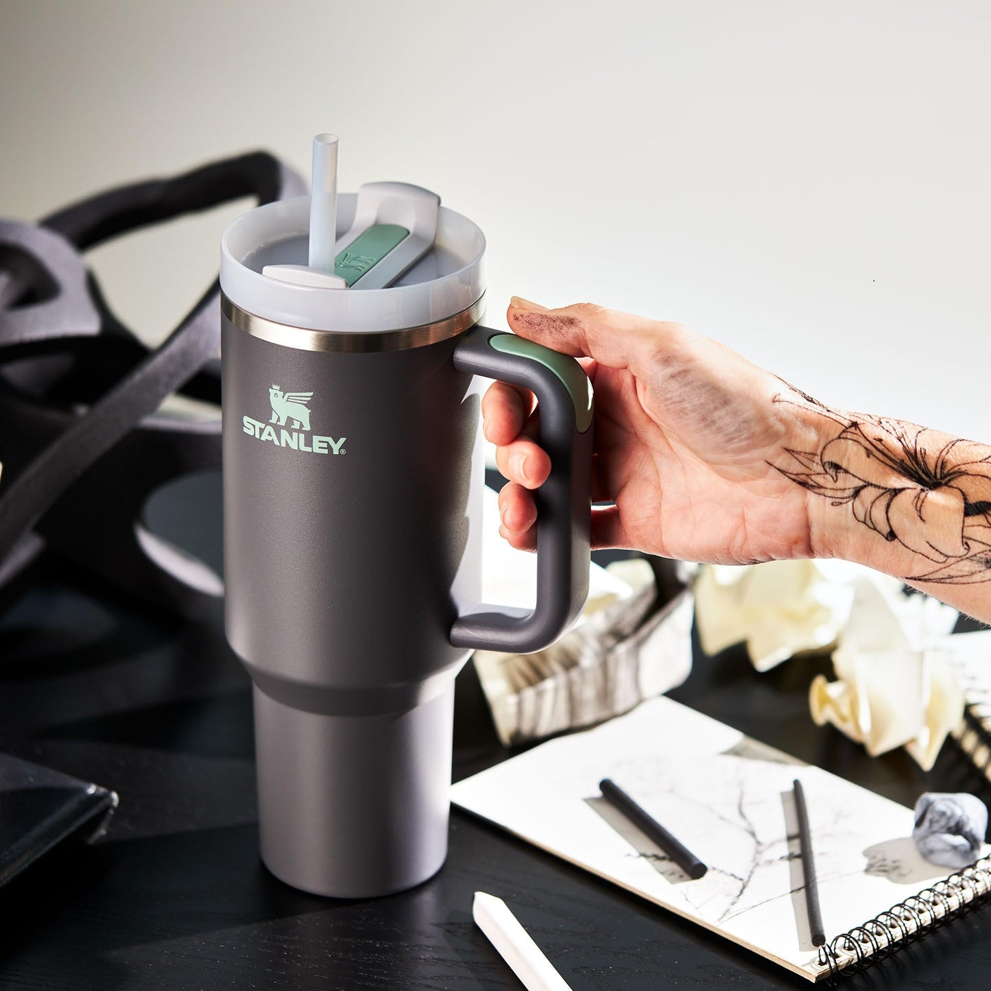 Stanley Quencher H2.0 Travel Tumbler, Charcoal, 1.18 Litre Capacity