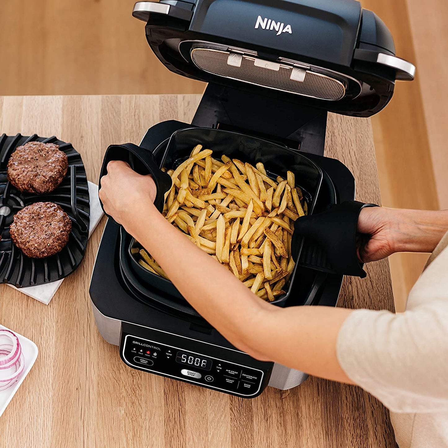 Ninja AG300 4-in-1 Indoor Grill with 4-Quart Air Fryer with Roast, Bake, and Cyclonic Grilling Technology
